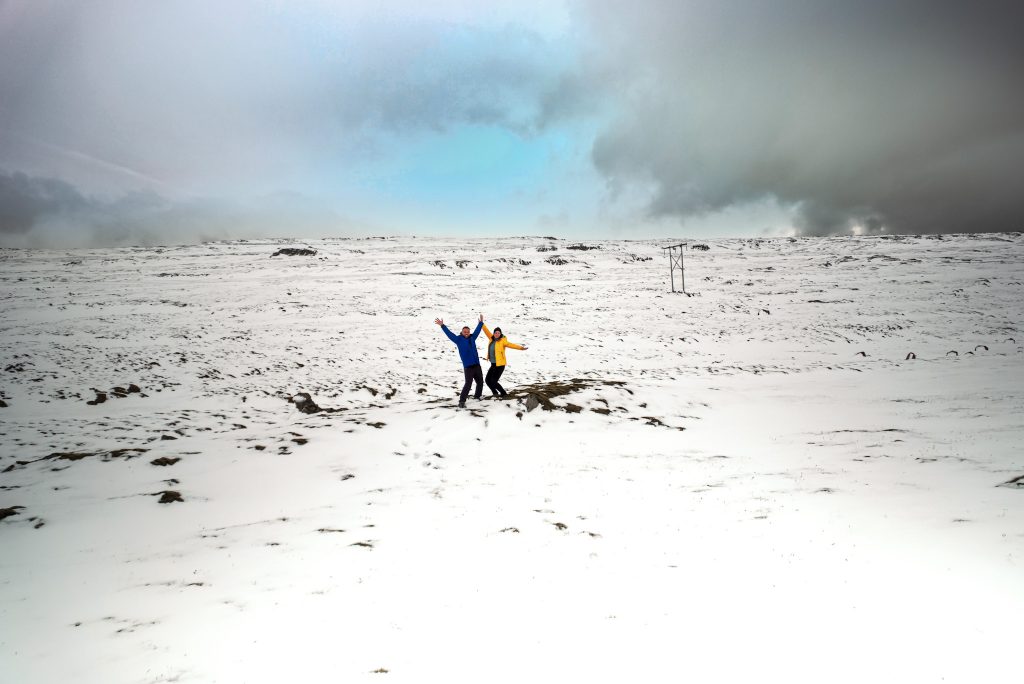 Norte de Islandia cubierto completamente de nieve